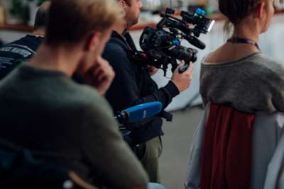 De to utredningene Medietilsynet skal levere neste år inngår i grunnlaget for Stortingets behandling av fireårige styringssignaler for NRK og mediestøtten. Foto Medietilsynet