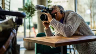 Som kommersiell allmennkringkastar skal TV 2 blant anna levere eigenproduserte daglege riksdekkande nyheitsprogram med base i den sentrale nyheitsredaksjonen i Bergen. Foto TV 2.